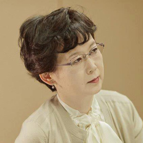 尾崎真理子