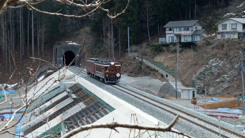 http://www.shinchosha.co.jp/railmap/blog/sden/20140407_03.JPG