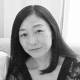 鴻巣友季子