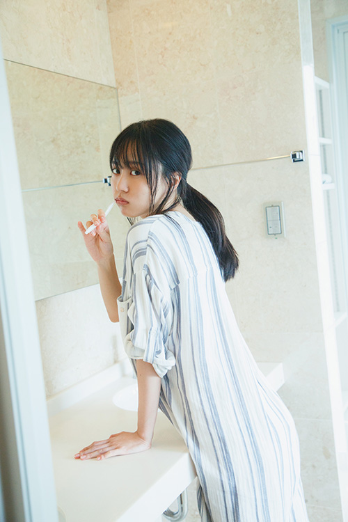 乃木坂46賀喜遥香 1st写真集 まっさら